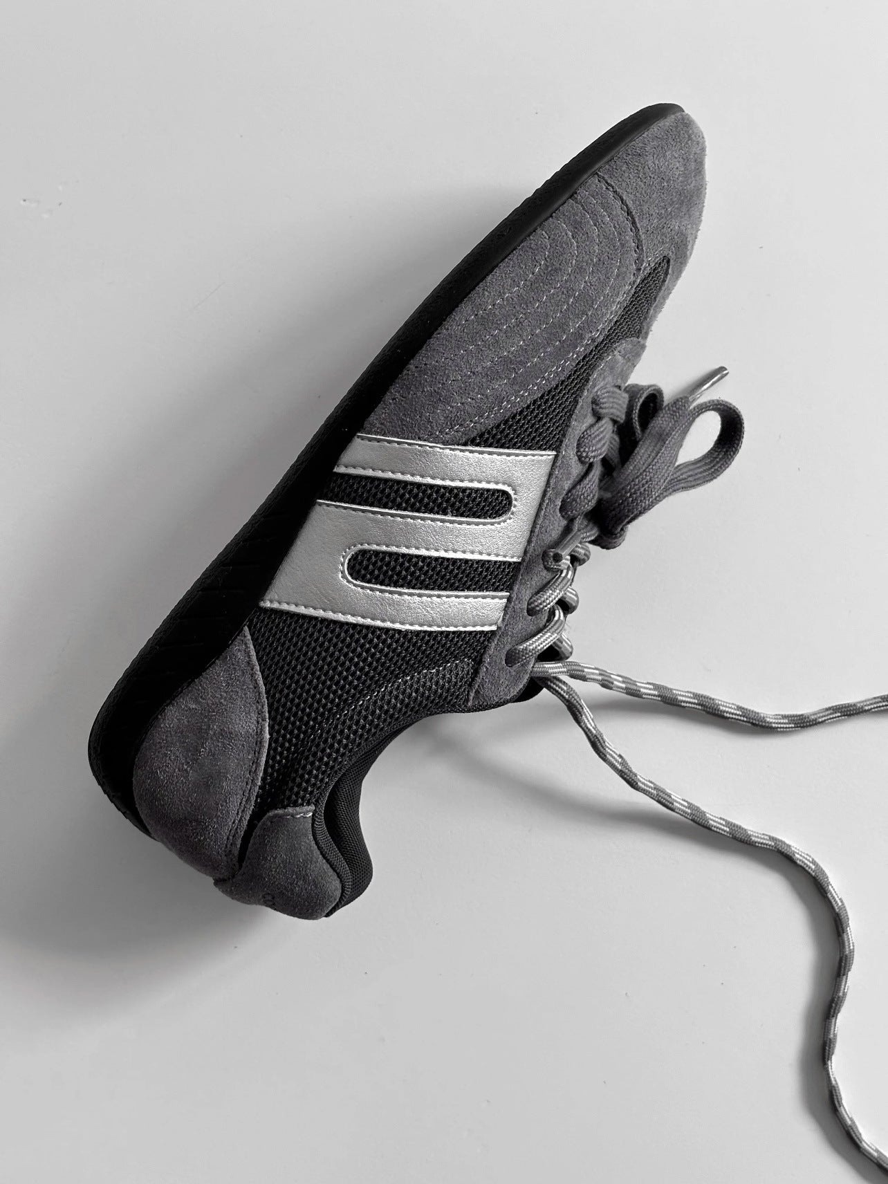 Women's Retro Suede Mesh Sneakers - Gray Casual Athletic Shoes with Silver Accents