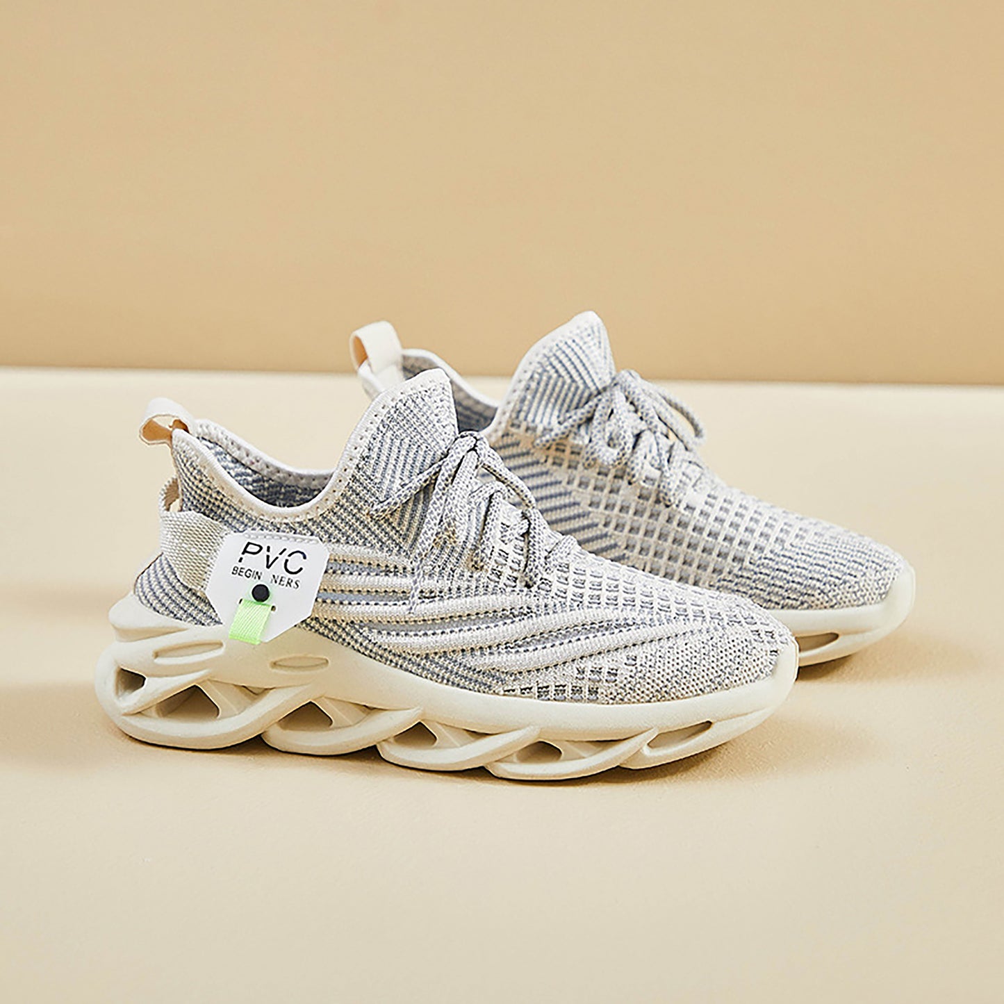 Lightweight Flyknit Sneakers - Breathable Mesh & Sculpted Sole（